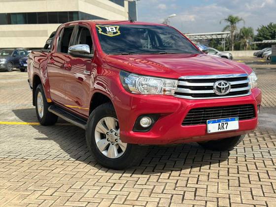 TOYOTA HILUX 2.8 SRV 4X4 CD 16V DIESEL 4P AUTOMÁTICO TOYOTA HILUX 2.8 SRV 4X4 CD 16V DIESEL 4P AUTOMÁTICO